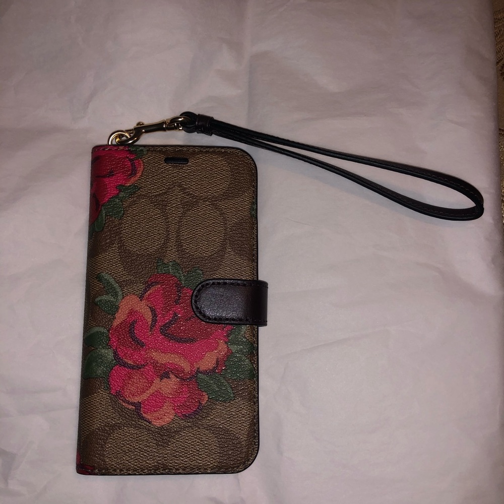 Coach - Picture 3 of 6